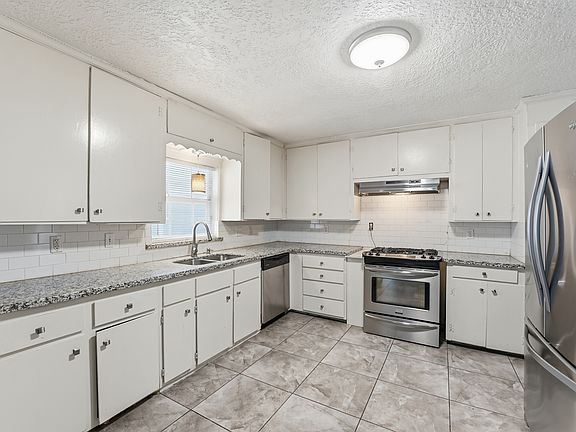 4th image of 6526 Linden St Unit 1