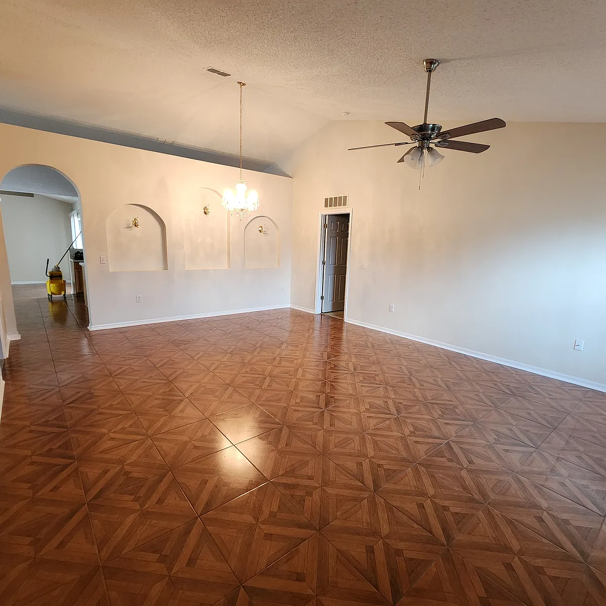 Building Photo - 6288 Swan Ln