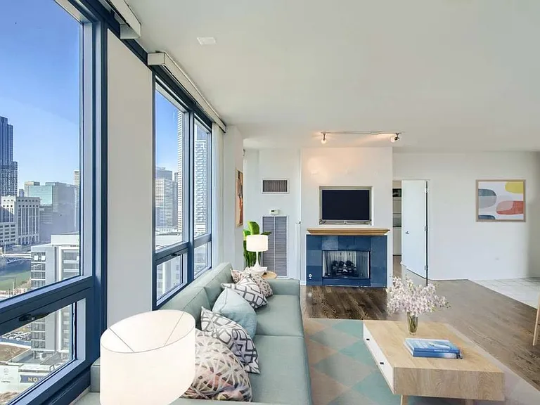 701 S Wells St #2104 — Photo 4