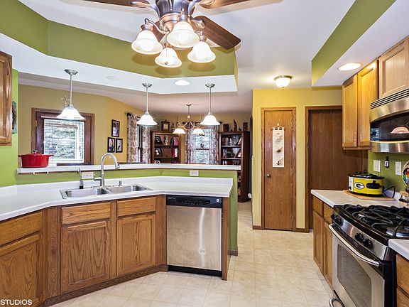 3rd image of 210 Woodland Dr