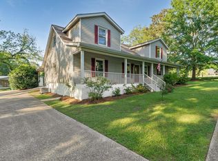 6 Robinson Dr, Petal, MS 39465