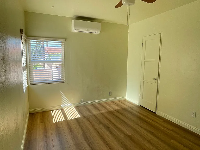 1112 S Chapel Ave — Photo 13