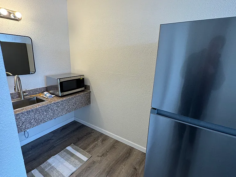 3016 E Andy Devine Ave #STUDIO — Photo 5