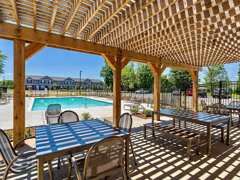 Chariot Pointe Apartments — Photo 10