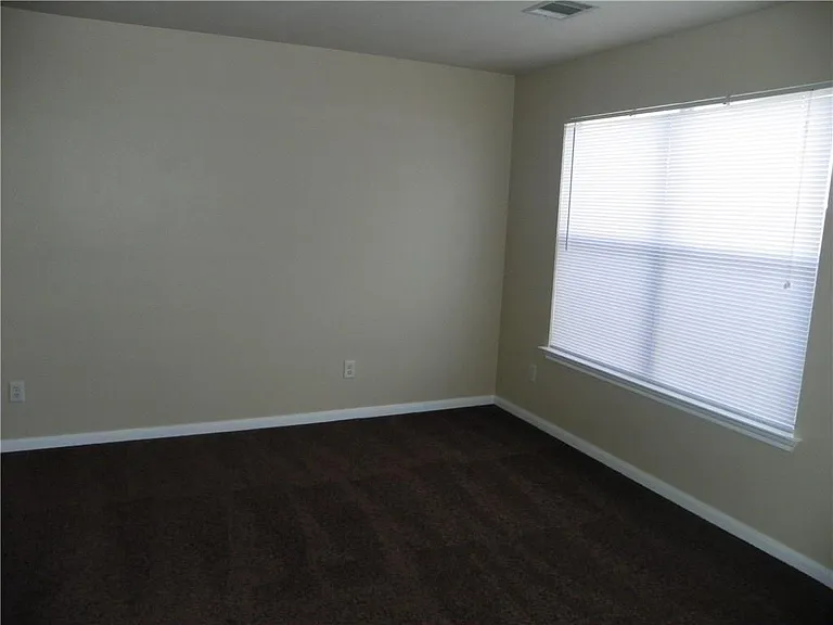 203 Marvin Cv — Photo 9