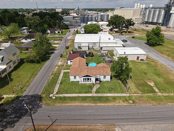 5th image of 624 S Avenue F