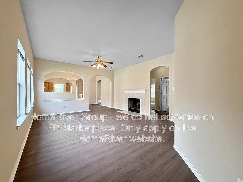 4 bed, 2.0 bath, 1611 sqft, $1,750 — Photo 2