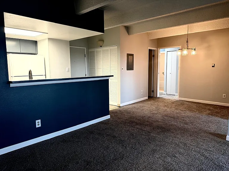 1011 S Ironton St #403 — Photo 3