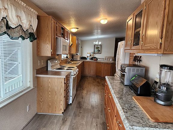 5th image of 6805 N Crestline St Lot 27