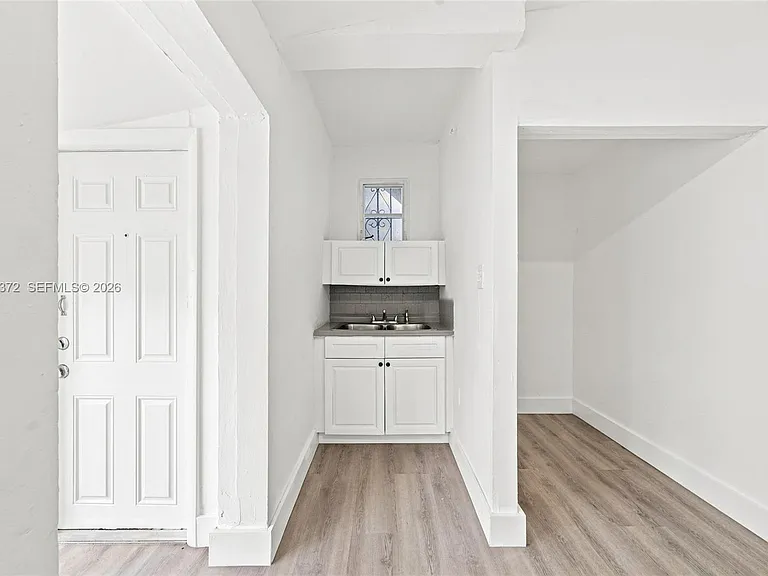 128 NW 9th Ave #6 — Photo 13