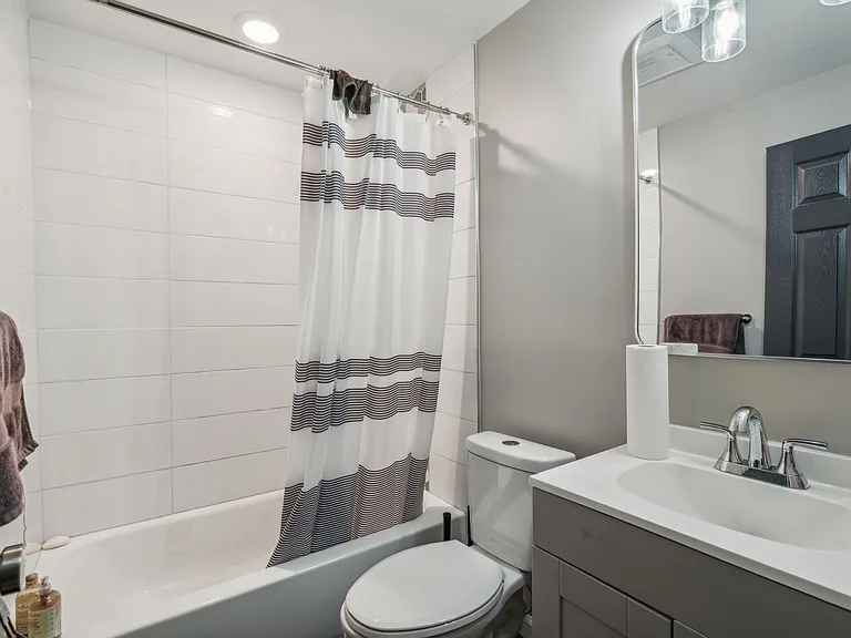 655 N 33rd St #2 — Photo 6