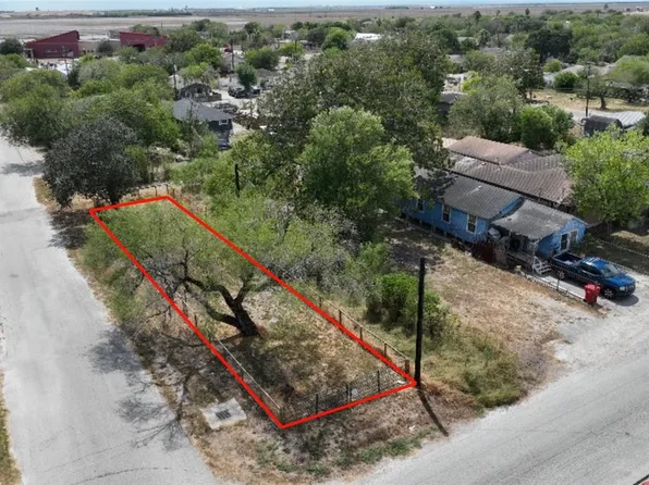 1100 Kansas St, Robstown, TX 78380