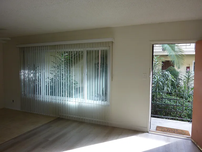 15219 S Normandie Ave #11 — Photo 6