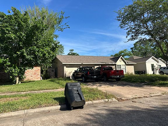 3rd image of 711 Ramada Dr