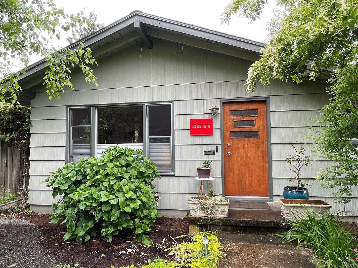 2 Bedroom 1 Bath ~ Solar Savings, Incredible fenced yard & Storage ~ SE Woodstock/Richmond Neighb... — Photo 4