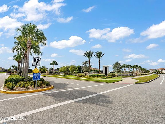 4th image of 7972 Barrosa Cir