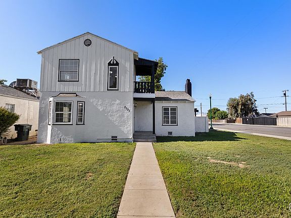 3rd image of 2131 1st St