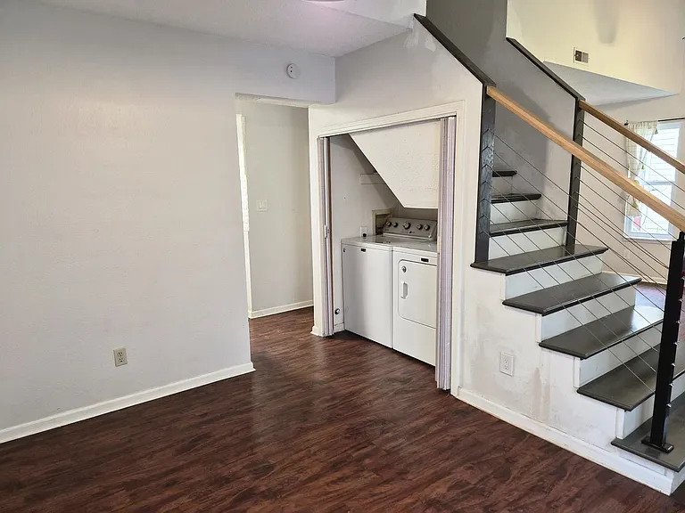 321 Northwood Ln — Photo 9