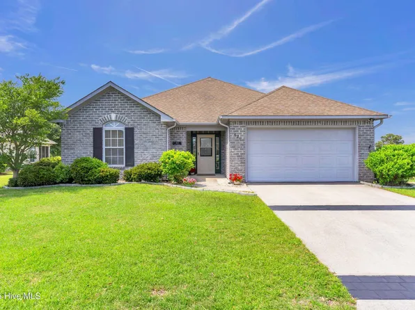 621 Castle Bay Drive, Hampstead, NC 28443