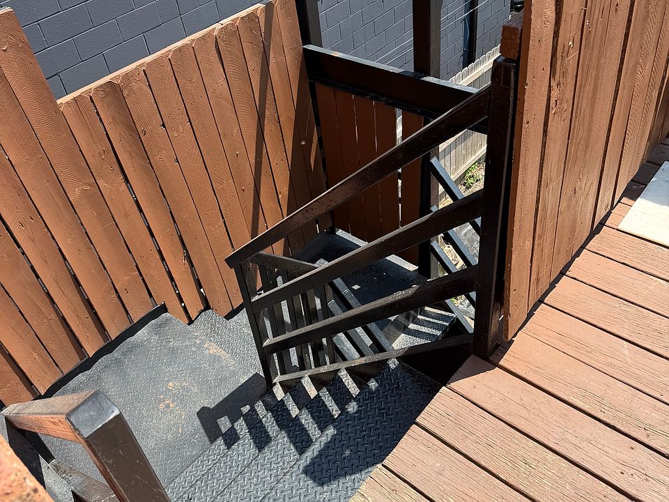 1st image of 2457 W Adams St #2