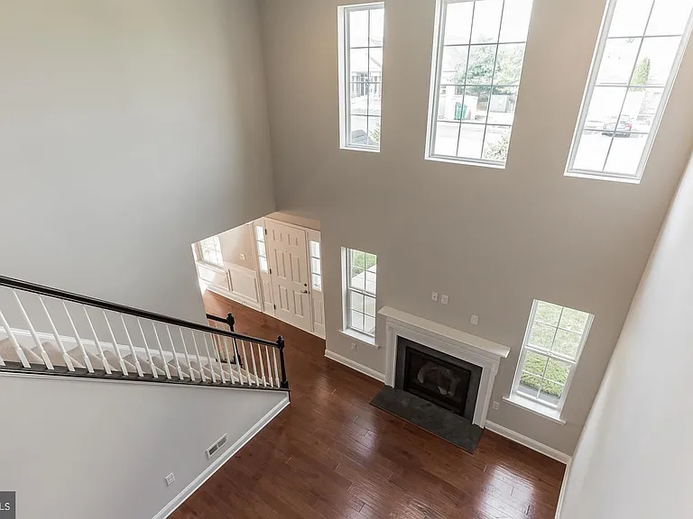 507 Lexington Mews — Photo 23