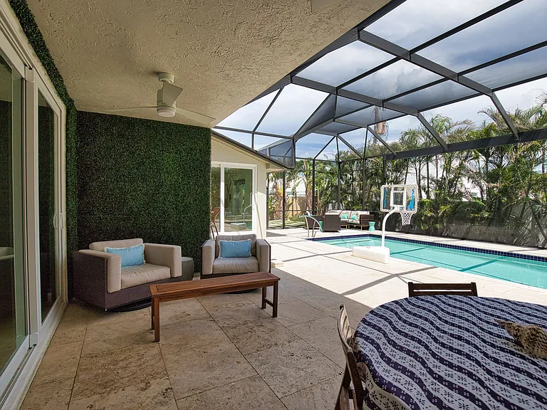 514 Everglades Dr — Photo 11