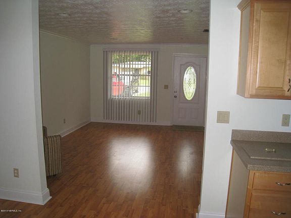 4th image of 3914 Packard Dr