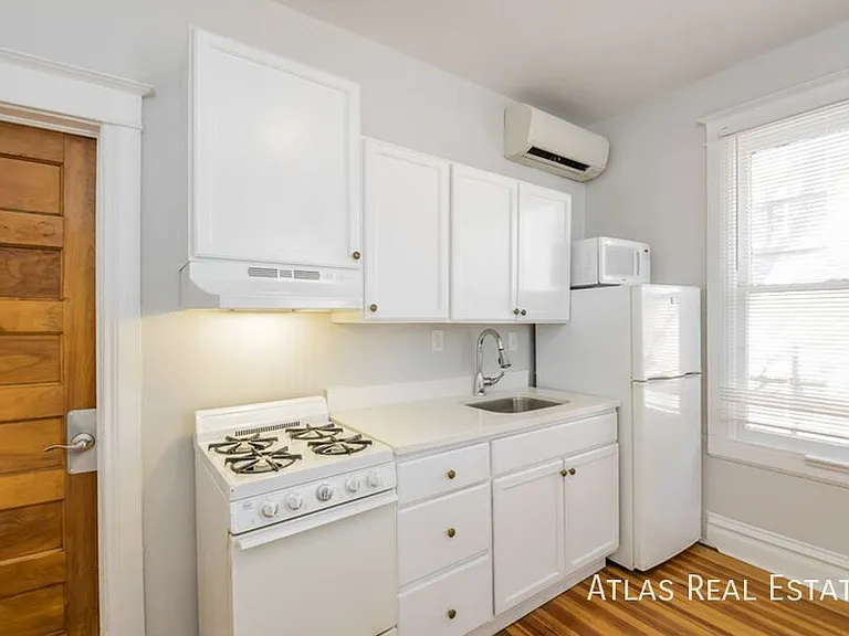 1066 N Clarkson St #4 — Photo 3