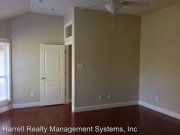 4th image of 814 Chapel View Dr