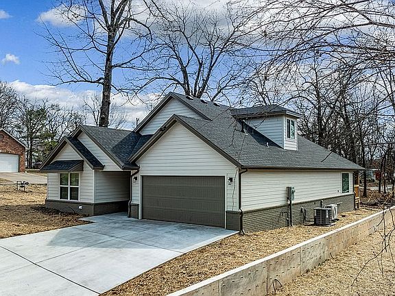 4th image of 1312 Hummingbird Ln