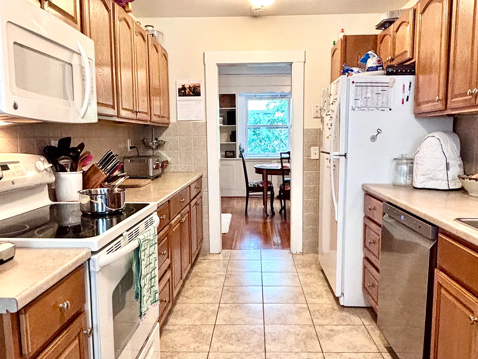 3 bed, 1300 sqft, $4,000 — Photo 3