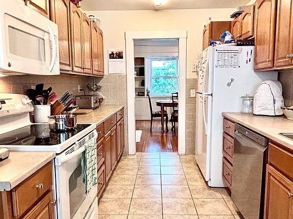 3rd image of 74 Grozier Rd