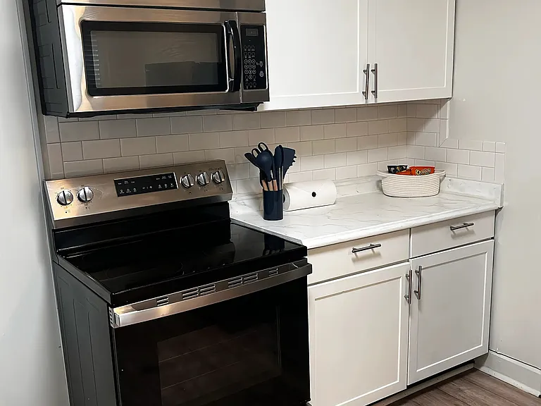 3851 Broadway St — Photo 9