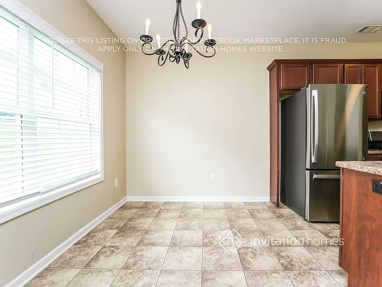 2472 Folsom St — Photo 6