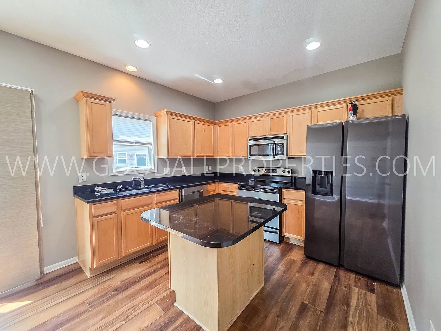 $100 Off First 6 Months! Waukee Schools Townhome with 2-Car Garage — Photo 4