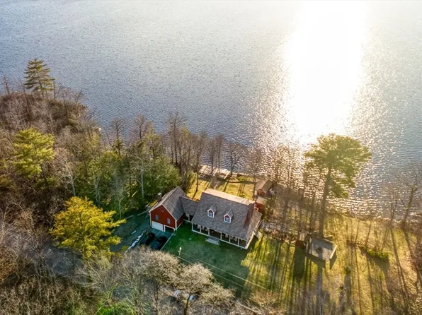162 S Shore Rd, Pascoag, RI 02859