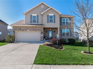 135 E Pugh Dr, Springboro, OH 45066