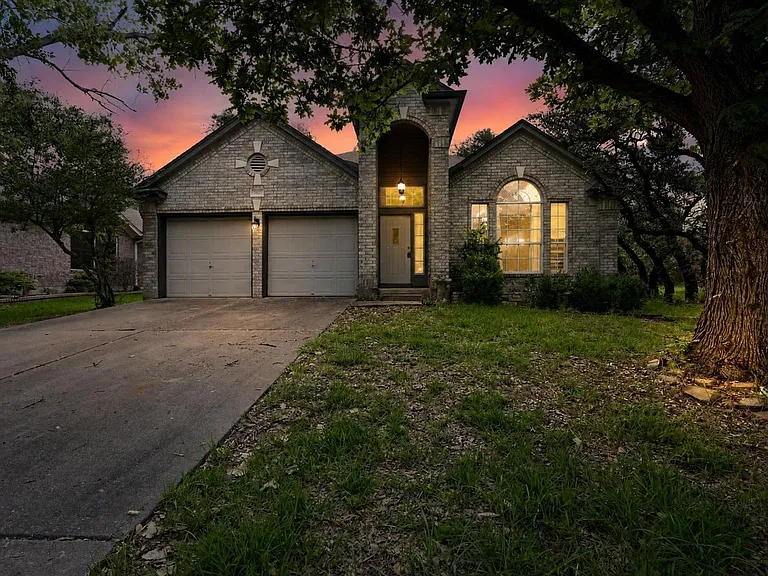 3822 Newland Dr — Photo 2