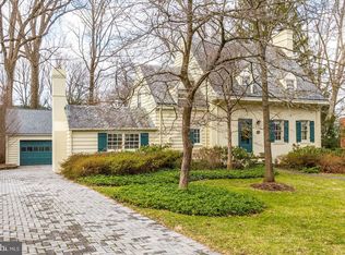 8020 Hampden Ln, Bethesda, MD 20814