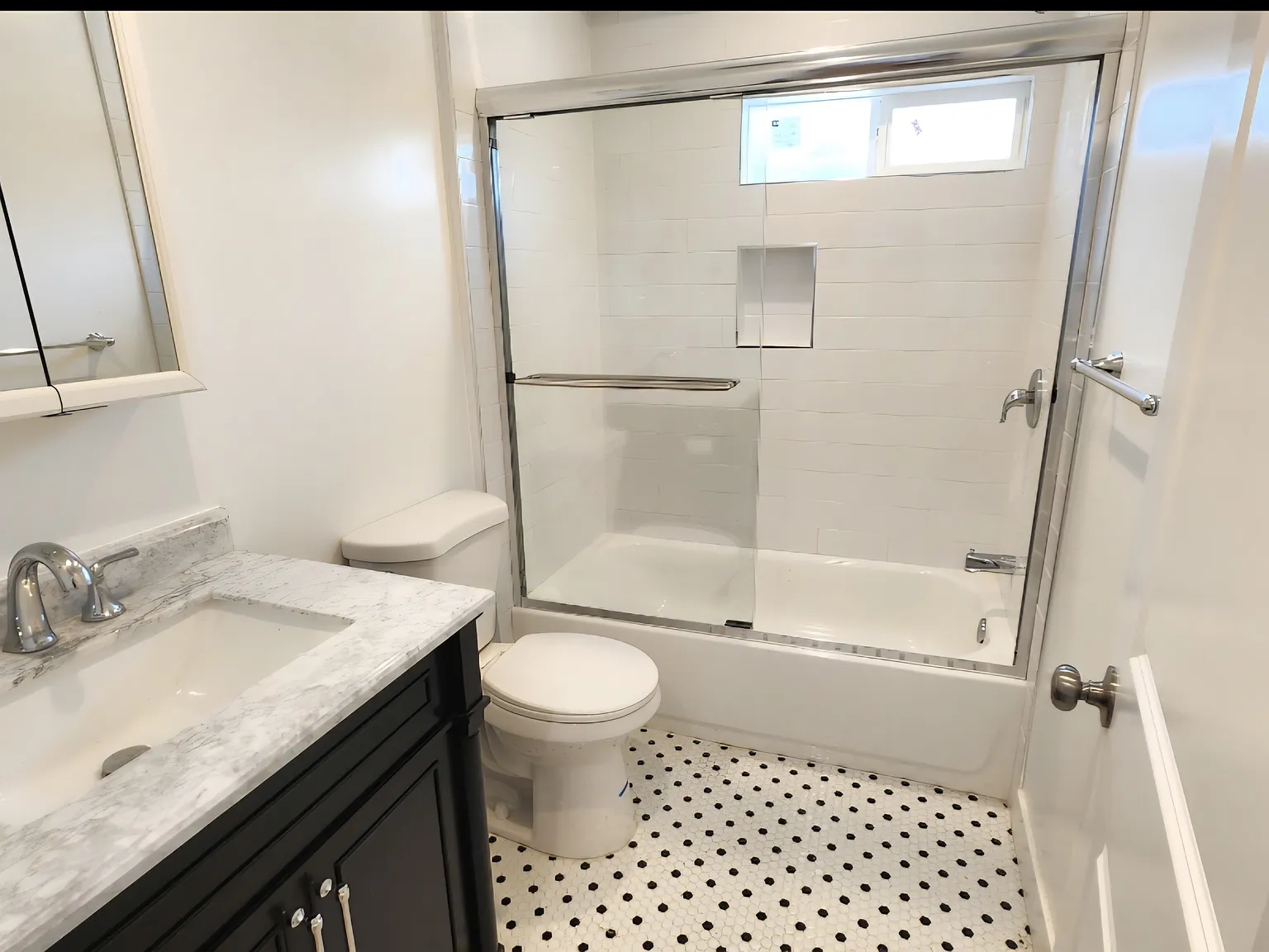 2 bed, 700 sqft, $2,900 — Photo 4