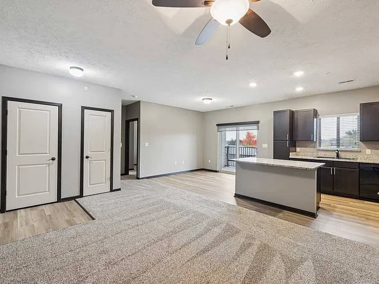 The Flats at 84 — Photo 190