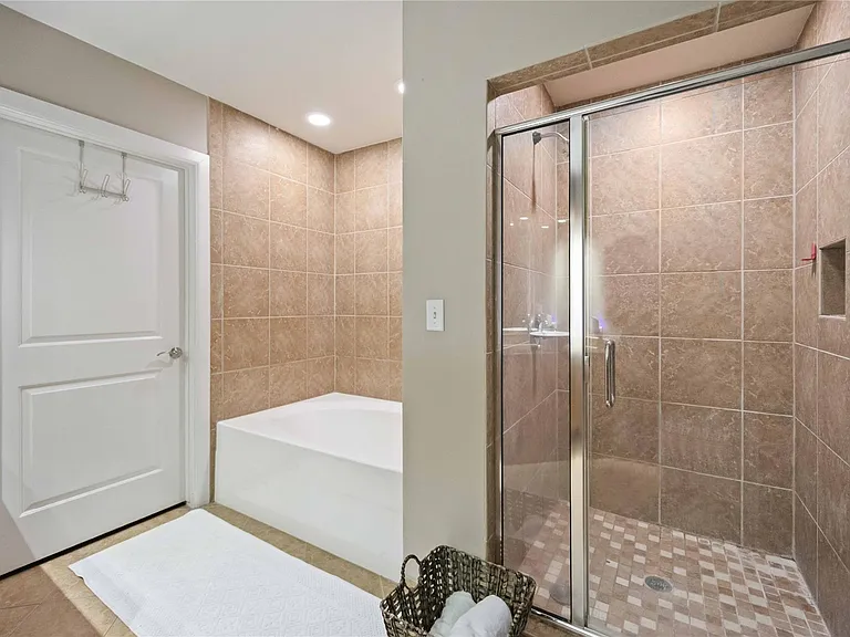 1010 Rosine St #35 — Photo 20