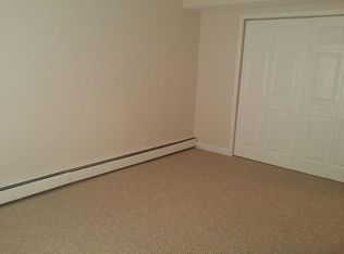 101 Gregory St APT 4, Aurora, IL 60504