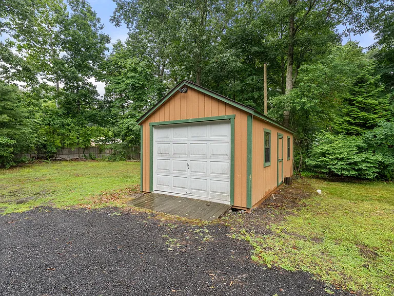 56 Parmenter Ln — Photo 45