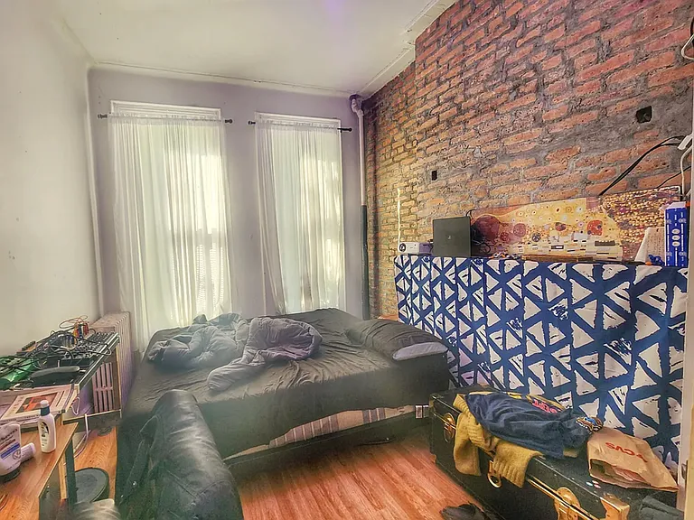 1408 Putnam Ave #1R — Photo 4