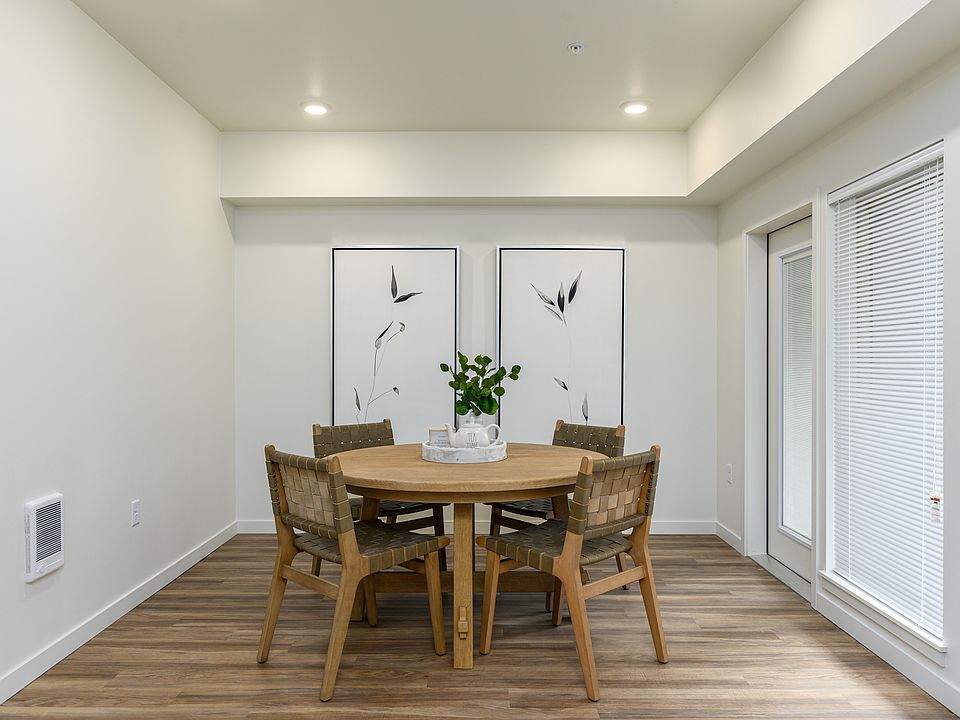 Huge floorplans with flex space for a dining area, office, or whatever you require.
