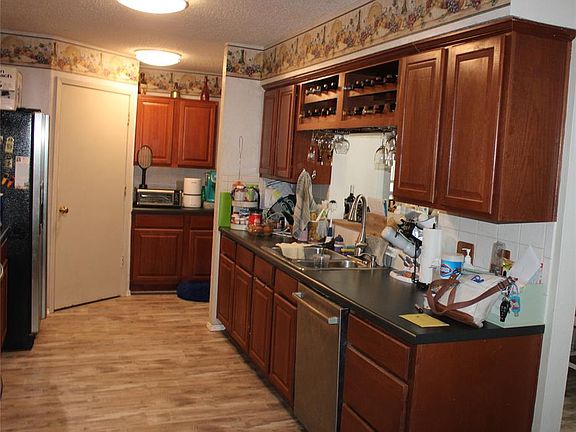 2nd image of 1809 Linda Ln