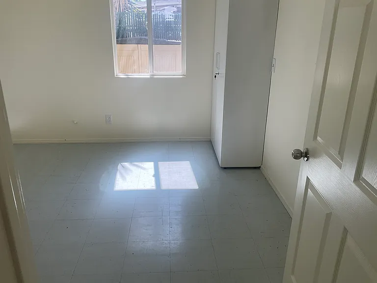 1412 W Jefferson Blvd — Photo 26
