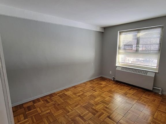4th image of 194-25A Avenue 2