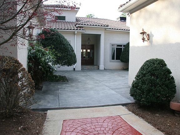 Courtyard entrance to main house and Casita